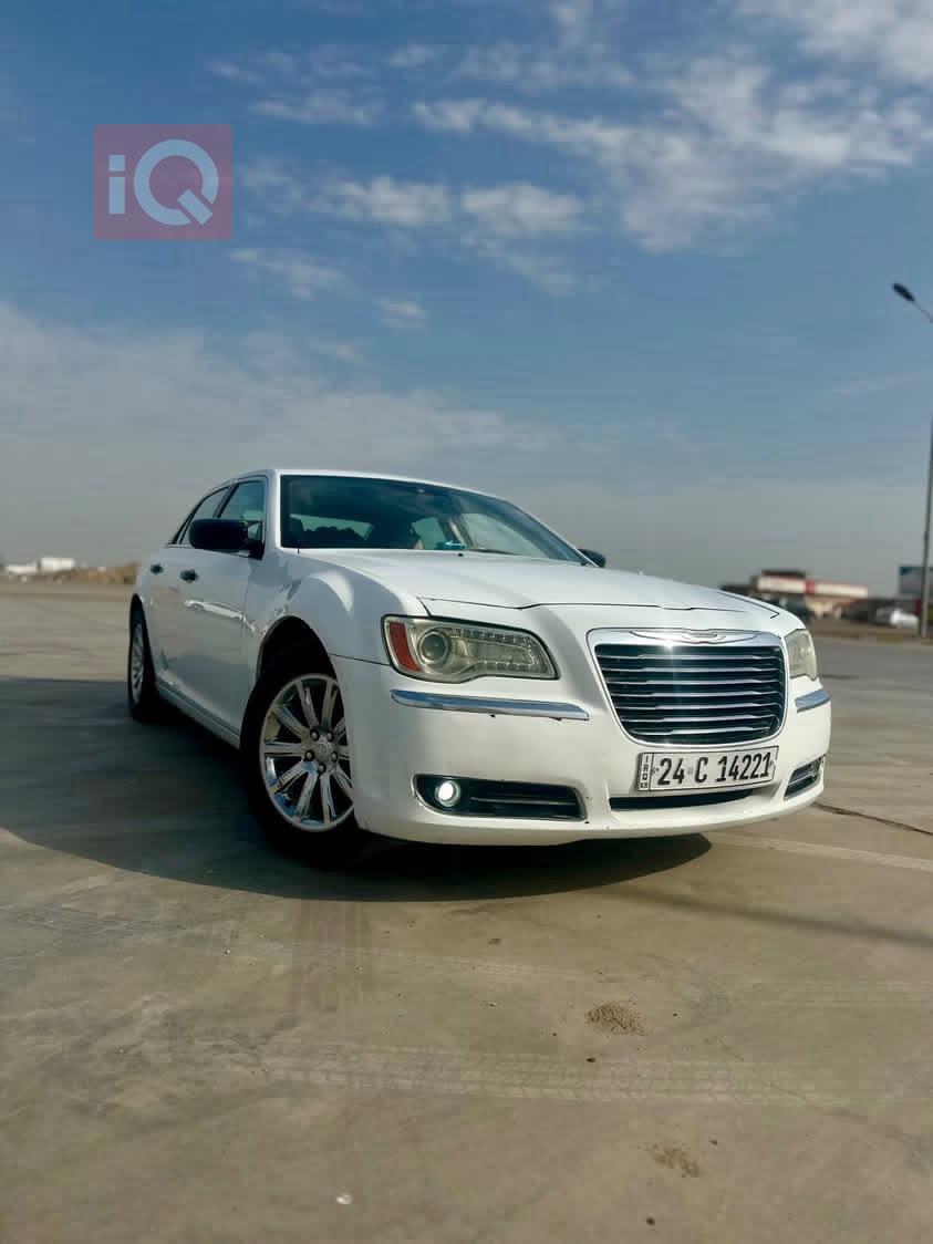 کرایسلەر 300